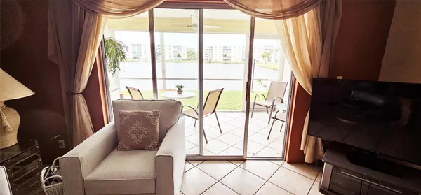 $2,000 | 121 Southeast 3rd Avenue, Unit 106, Dania Beach, FL 33004