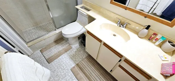 $2,000 | 121 Southeast 3rd Avenue, Unit 106, Dania Beach, FL 33004