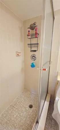 $2,000 | 121 Southeast 3rd Avenue, Unit 106, Dania Beach, FL 33004