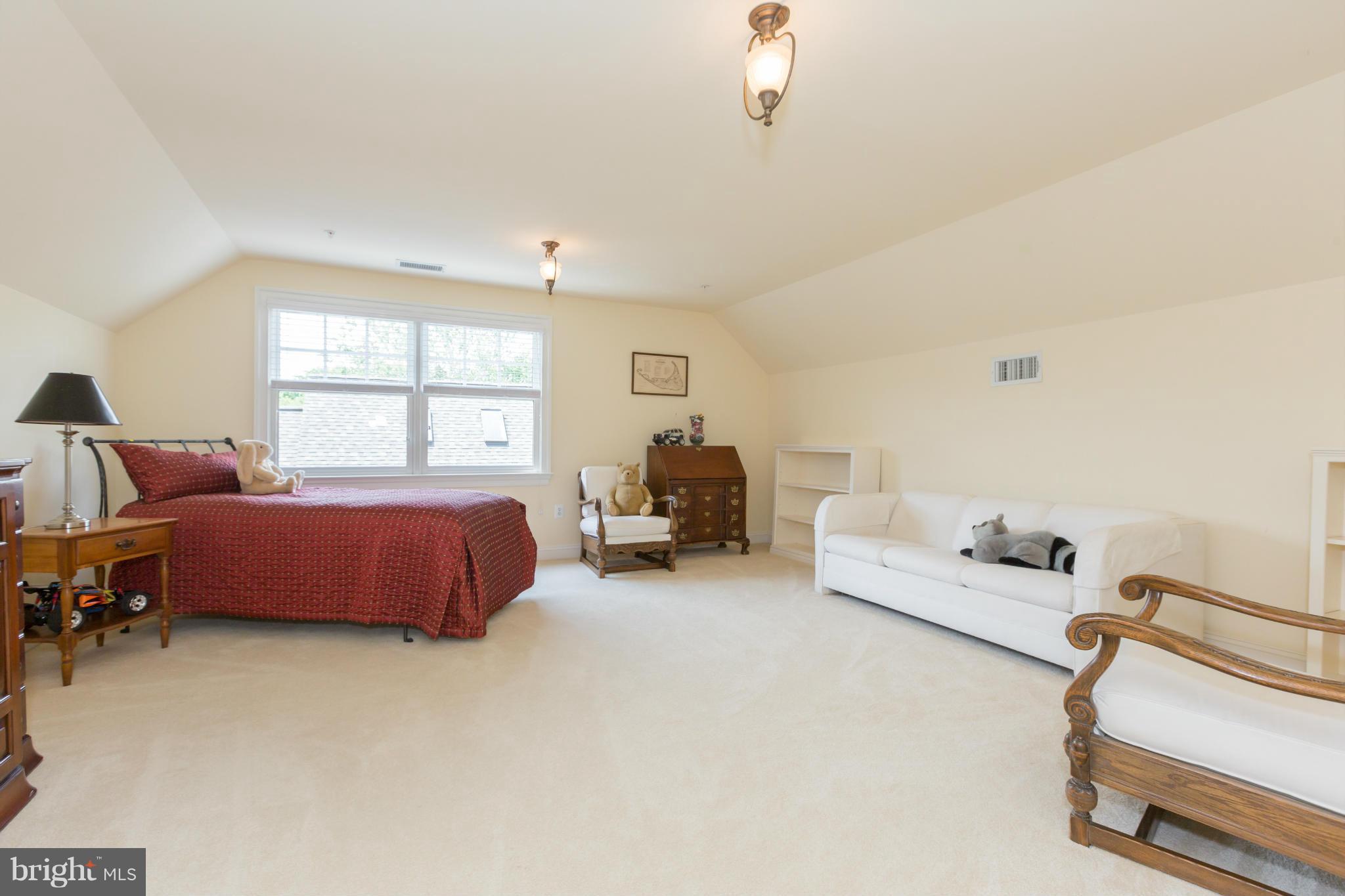 6008 Walhonding Road Bethesda, MD 20816 - Photo 22 of 28 Upper level Play/Family Room