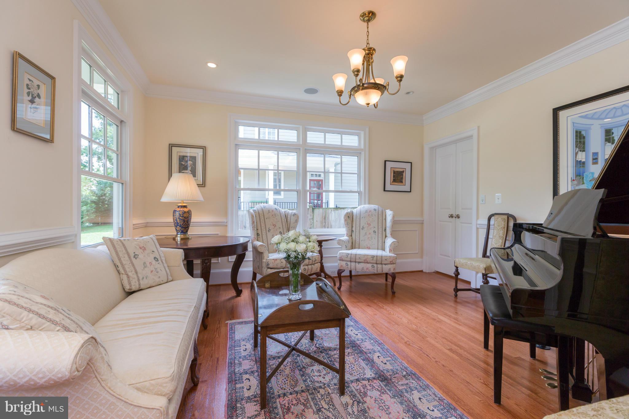 6008 Walhonding Road Bethesda, MD 20816 - Photo 4 of 28 Living Room