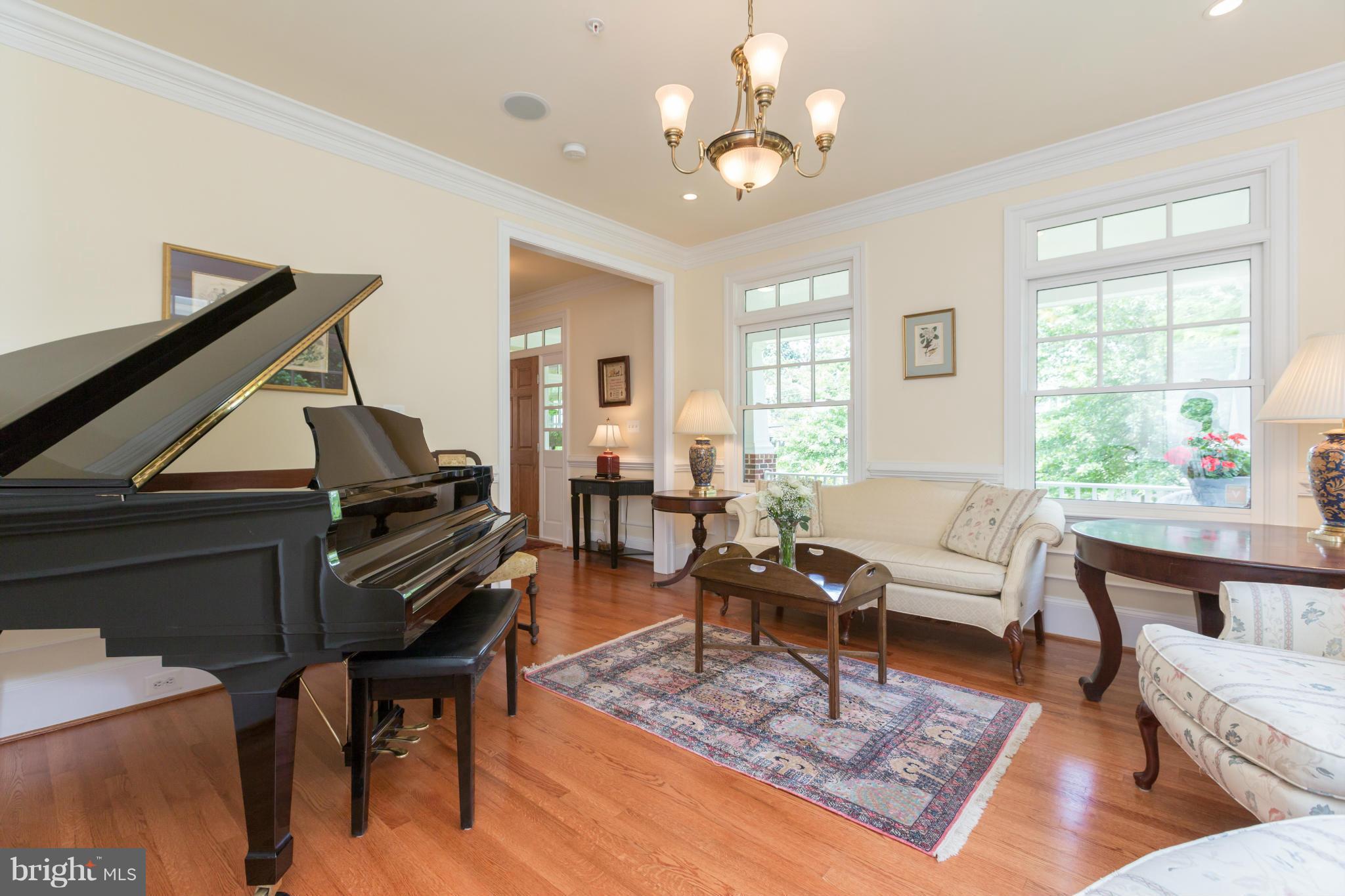 6008 Walhonding Road Bethesda, MD 20816 - Photo 5 of 28 Living Room