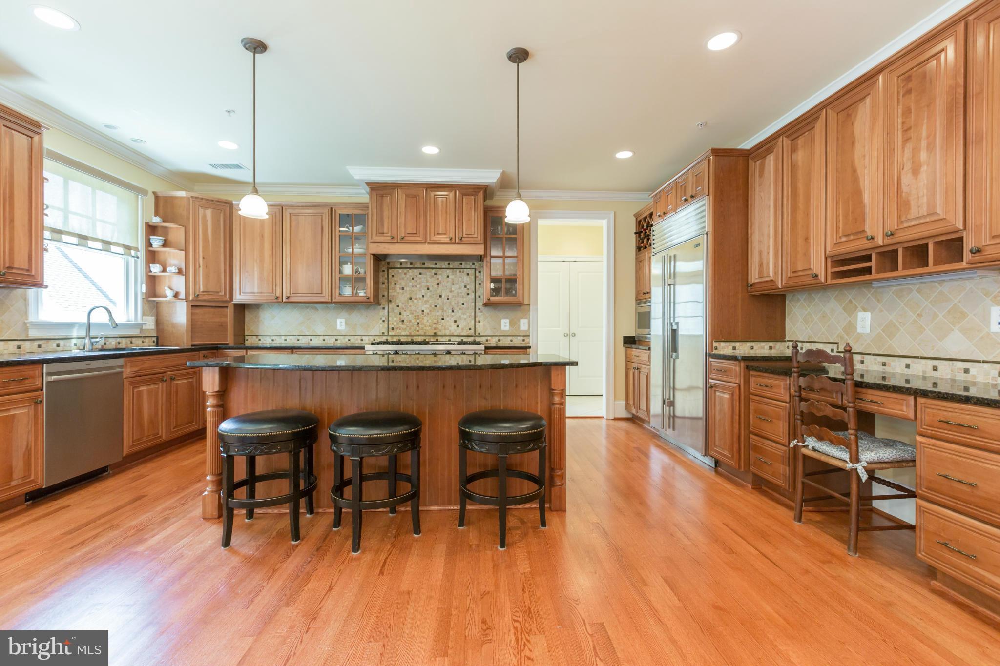 6008 Walhonding Road Bethesda, MD 20816 - Photo 10 of 28 Kitchen