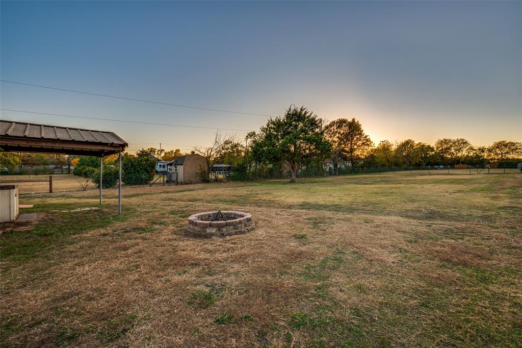 131 Cunningham Road Denton, TX 76208 - Photo 33 of 40 a view of a backyard