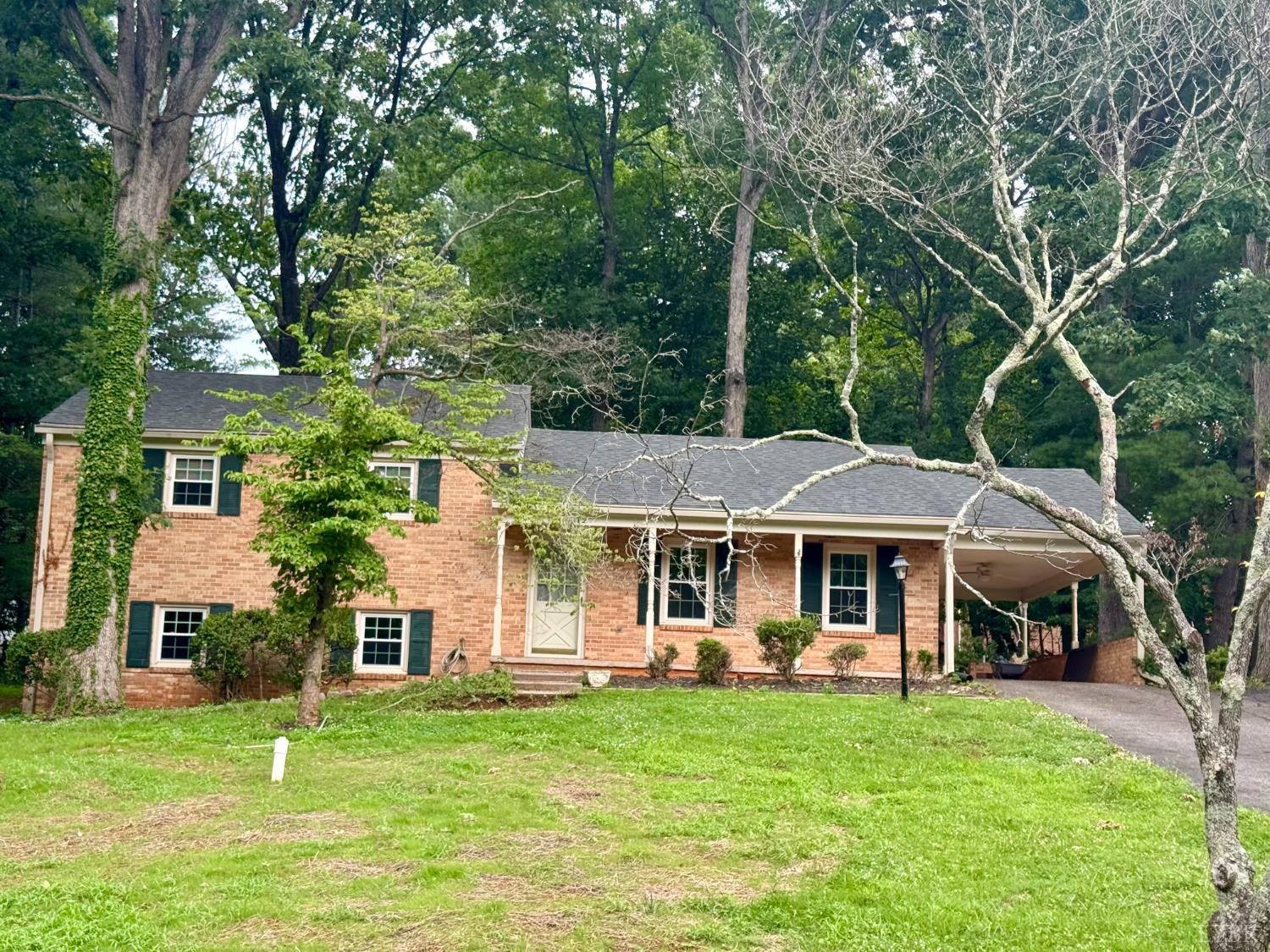 212 Chesterfield Road Lynchburg, VA 24502 - Photo 1 of 31 Gallery Image 1