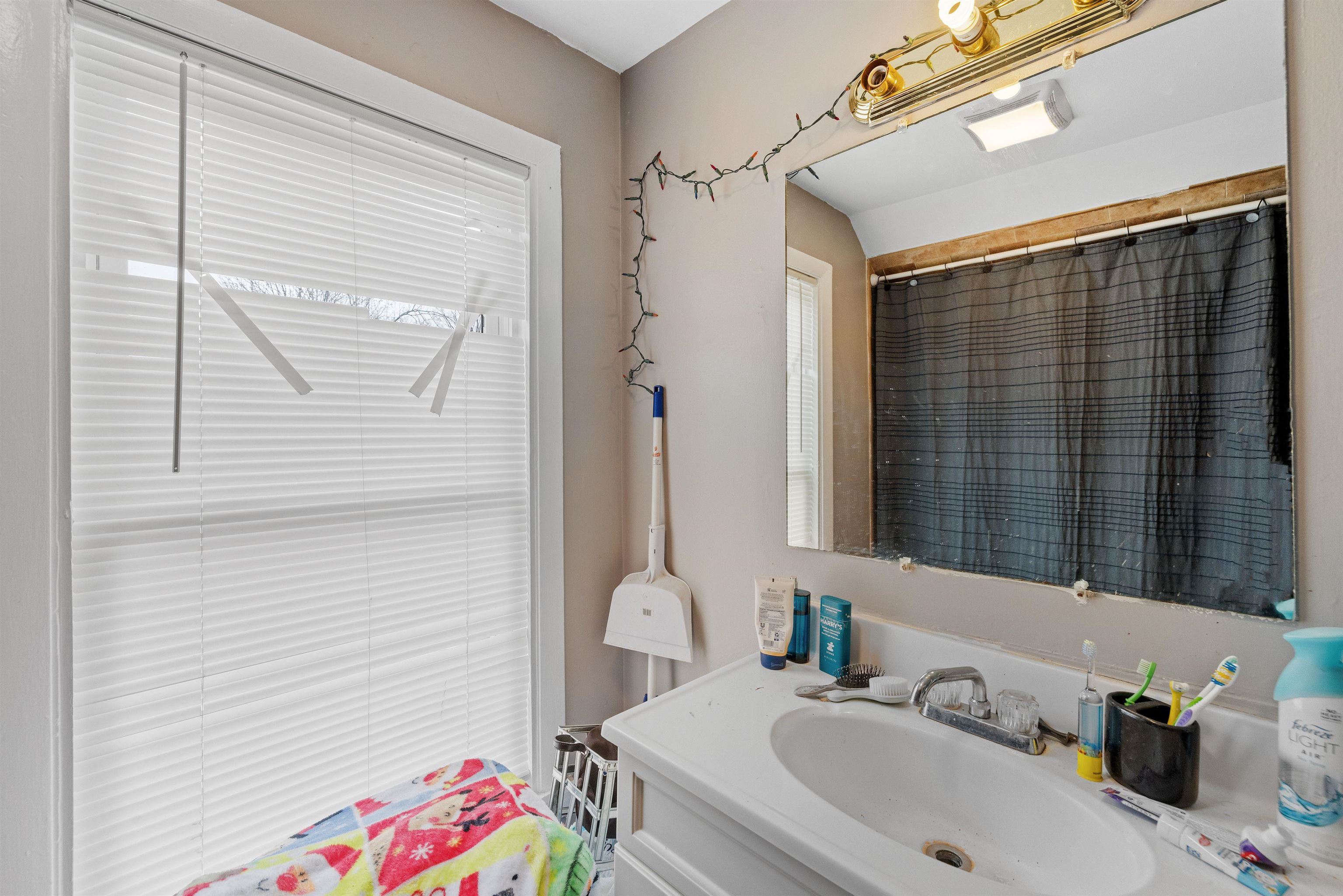 96 Maple Street Newport, NH 03773 - Photo 32 of 35