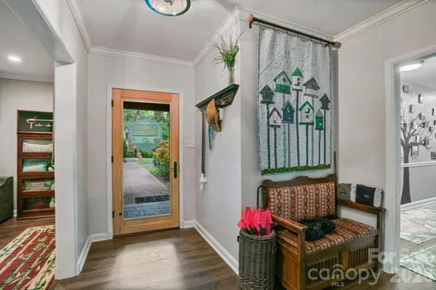 $634,900 | 560 11th Ave Circle Northwest, Hickory, NC 28601