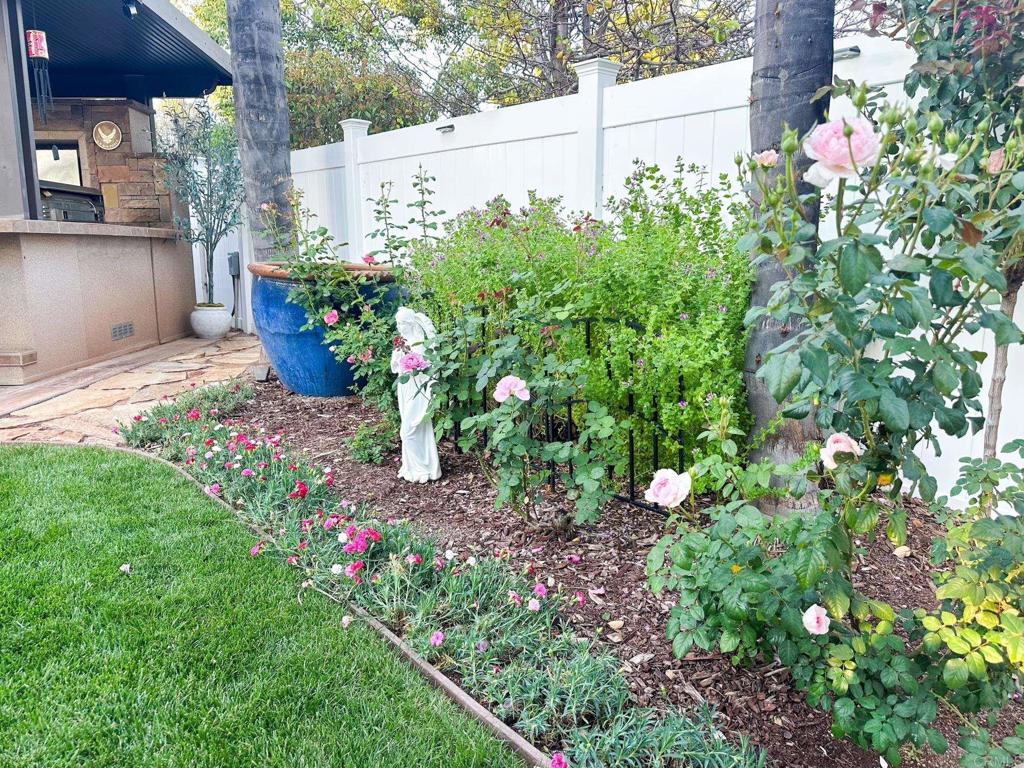 29824 Talitha Way Murrieta, CA 92563 - Photo 25 of 27 a view of a garden with flowers
