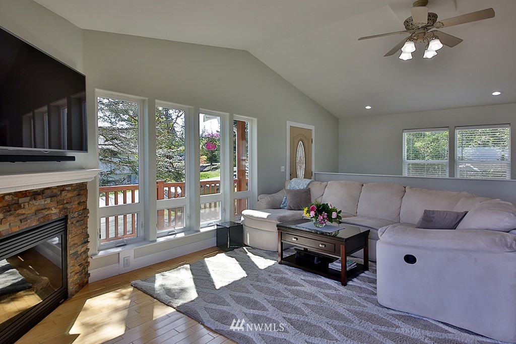 1409 Commodore Place Freeland, WA 98249 - Photo 5 of 25