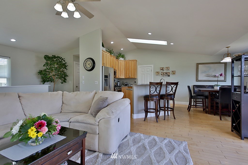 1409 Commodore Place Freeland, WA 98249 - Photo 6 of 25