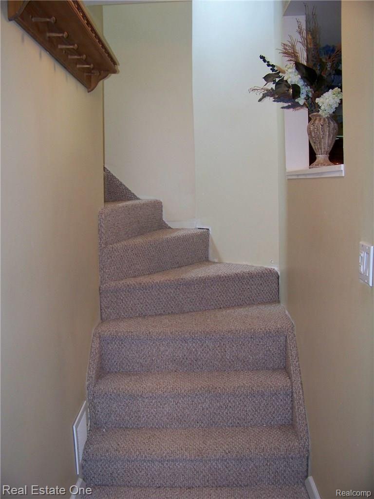 276 North St John Road Highland, MI 48357 - Photo 15 of 30 2013-08-21 10.13