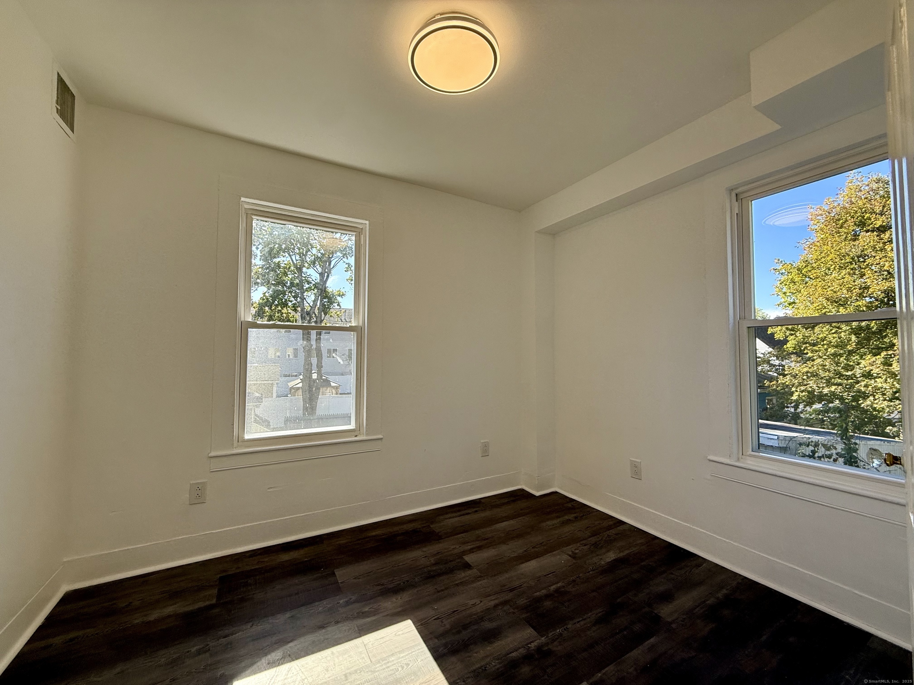 22 Hawthorne Avenue Derby, CT 06418 - Photo 14 of 18