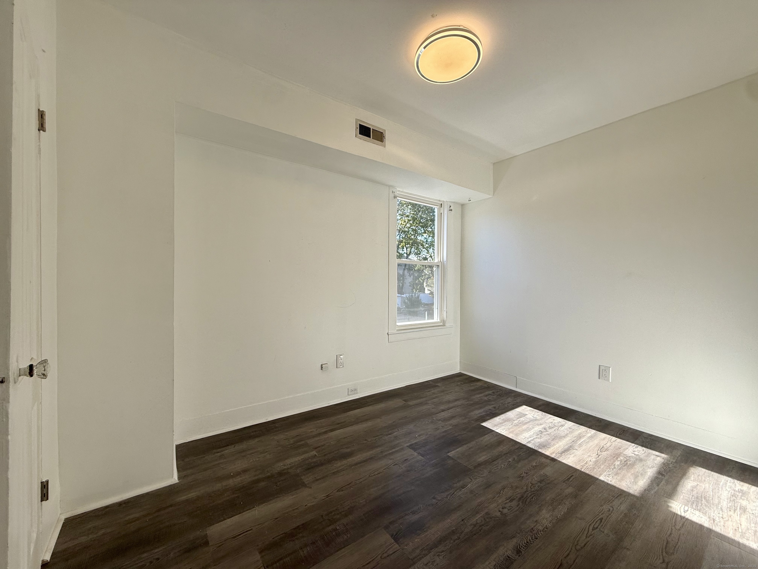 22 Hawthorne Avenue Derby, CT 06418 - Photo 15 of 18