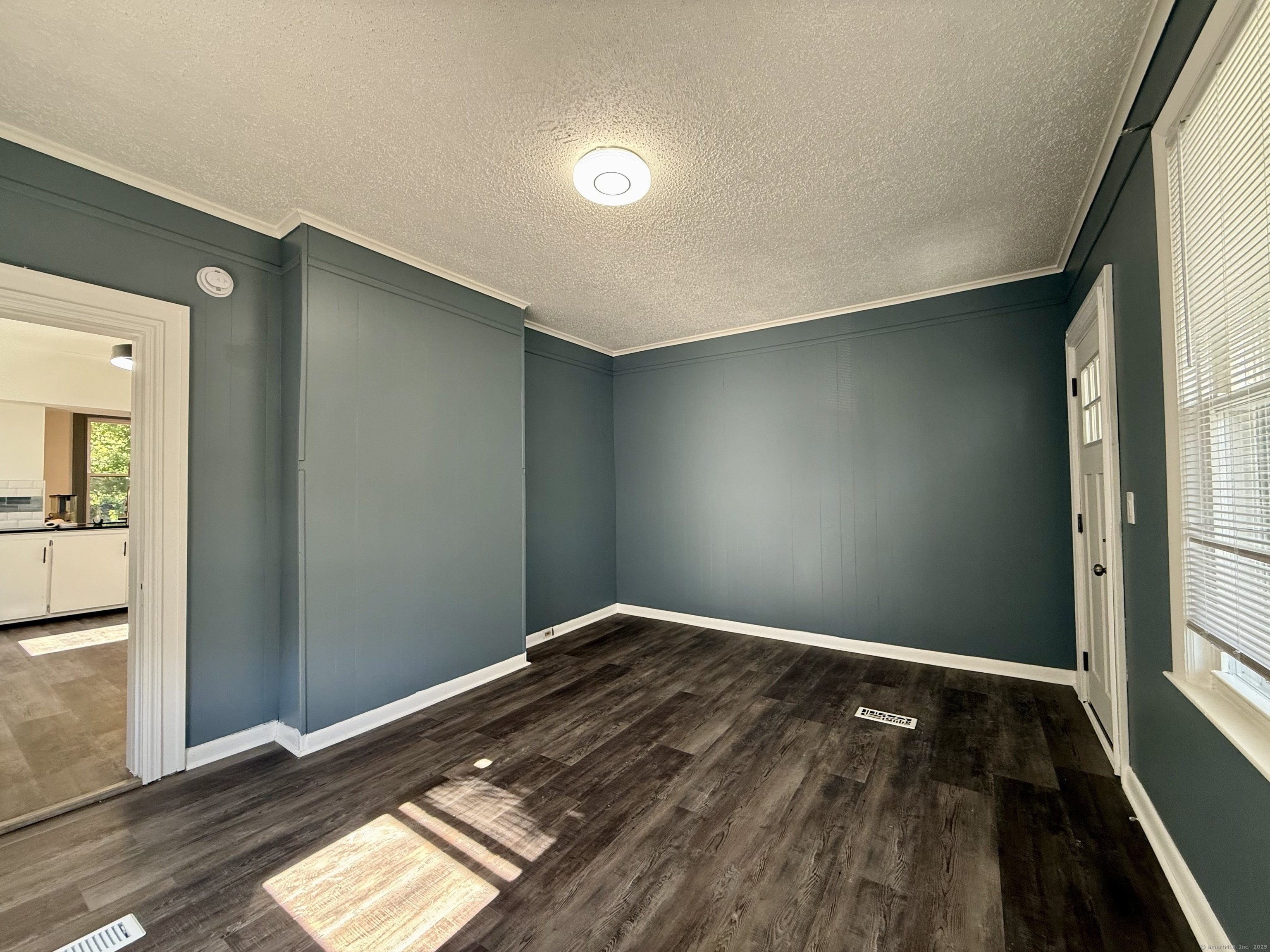 22 Hawthorne Avenue Derby, CT 06418 - Photo 5 of 18