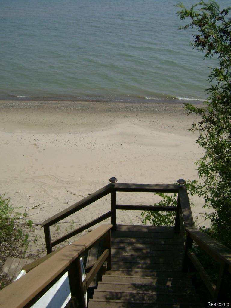 2819 Lakeshore Road Applegate, MI 48401 - Photo 8 of 35 DSC02792.jpg