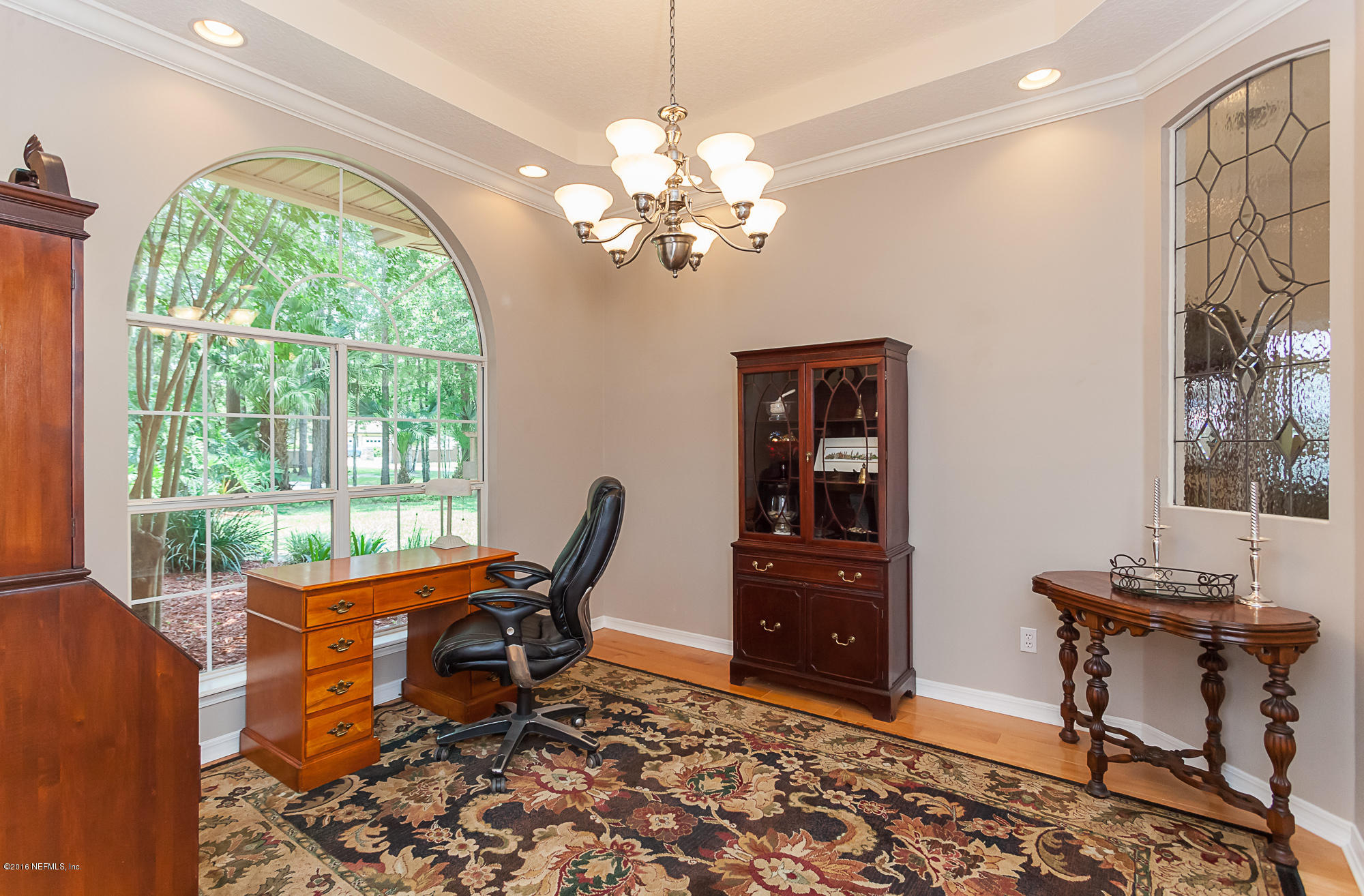 680 Roberts Road St. Johns, FL 32259 - Photo 8 of 45 a living room with furniture and a window