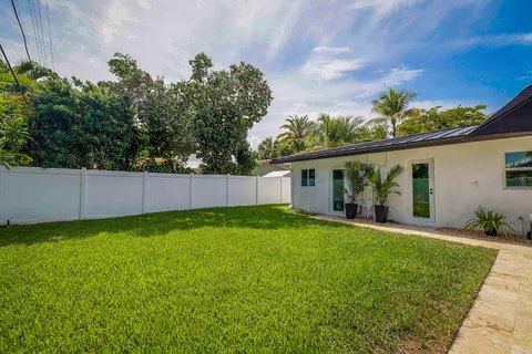 $998,000 | 2620 Northeast 53rd Street, Lighthouse Point, FL 33064