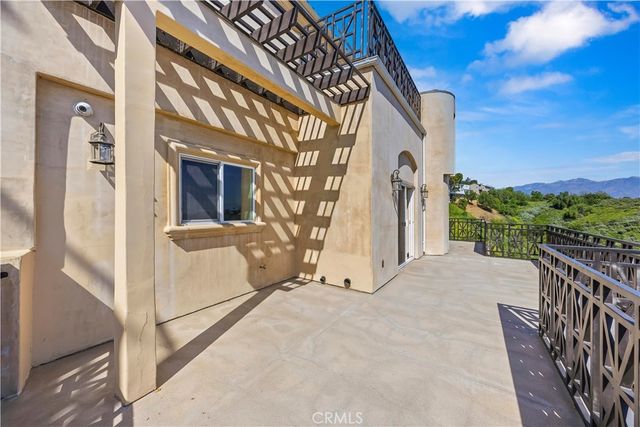 a view of a house with a outdoor space