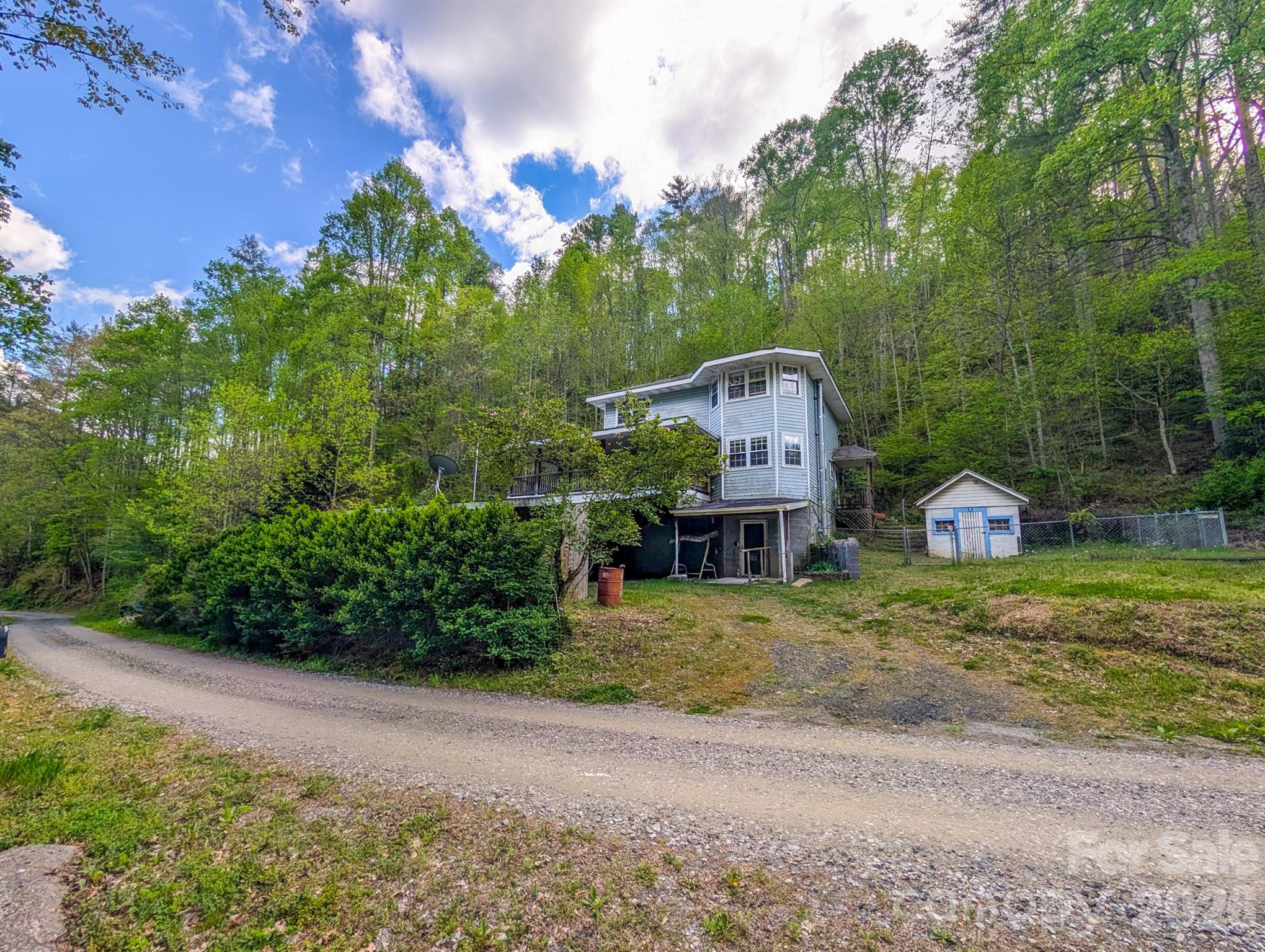 77 Griffith Branch Rd Green Mountain Green Mountain, NC 28740 - Photo 3 of 33