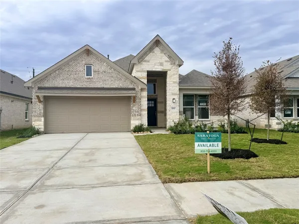 $329,888 | 3202 Emerald Hills Drive, Angleton, TX 77515