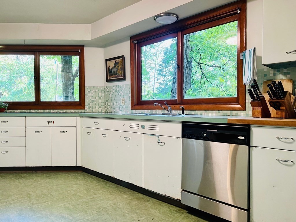164 Red Gate Lane Amherst, MA 01002 - Photo 17 of 32 Gallery Image 17