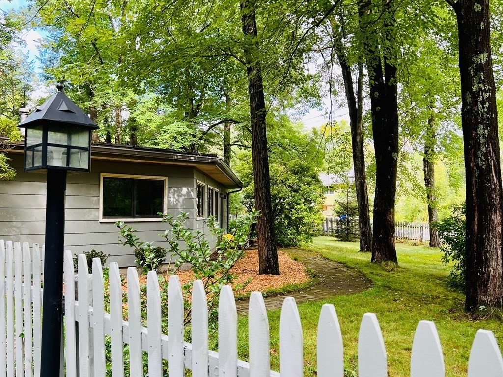 164 Red Gate Lane Amherst, MA 01002 - Photo 31 of 32 Gallery Image 31