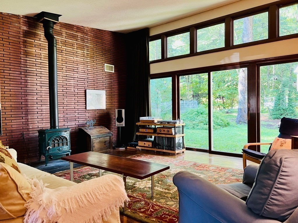 164 Red Gate Lane Amherst, MA 01002 - Photo 6 of 32 Gallery Image 6