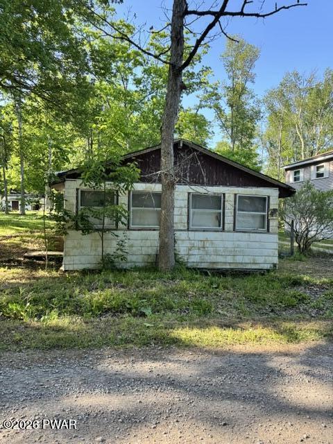 134 Perry Road Greentown, PA 18426 - Photo 2 of 30