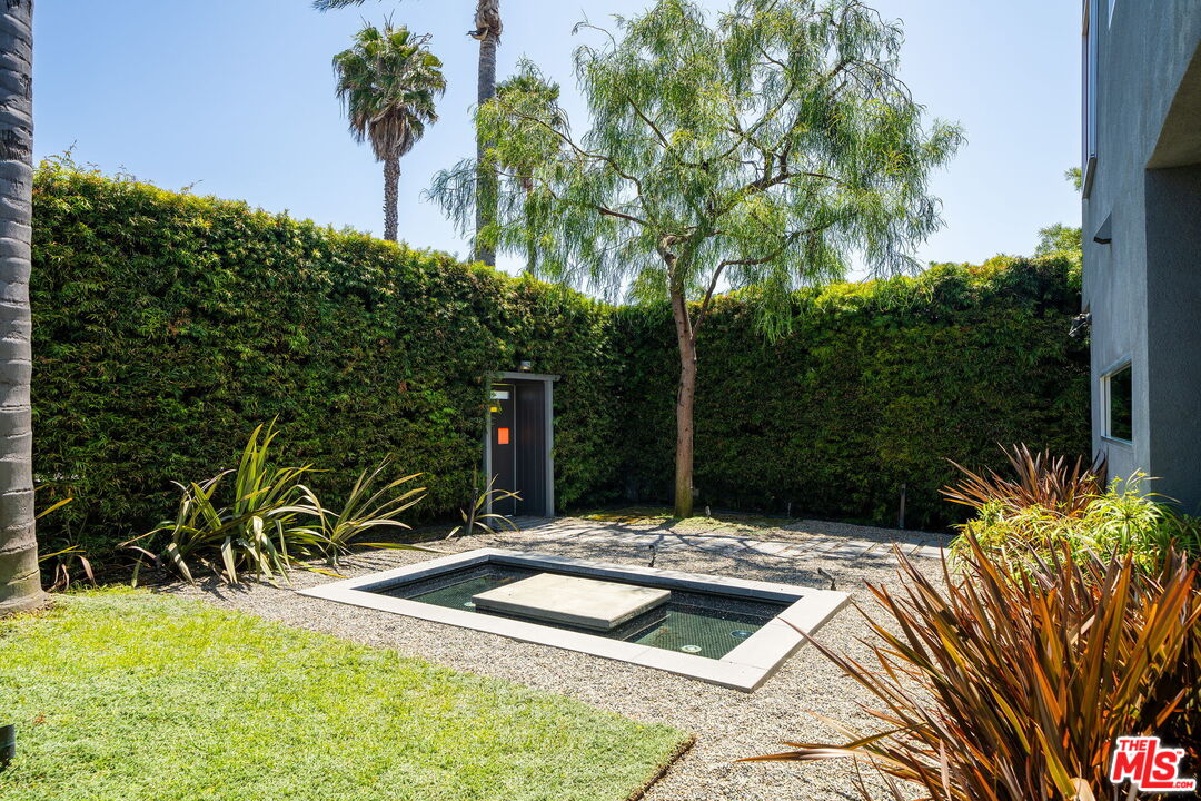 929 Dickson Street Marina del Rey, CA 90292 - Photo 4 of 31