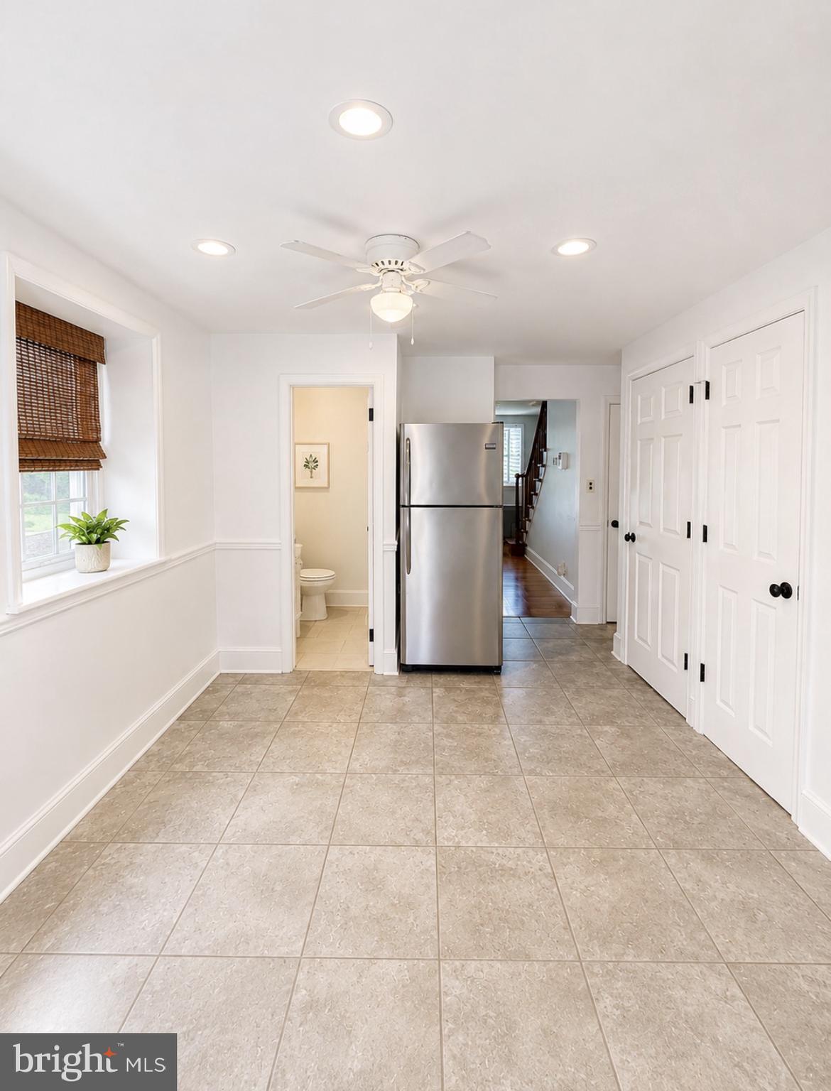 22 Balligomingo Road Conshohocken, PA 19428 - Photo 4 of 27 Kitchen & Powder Room