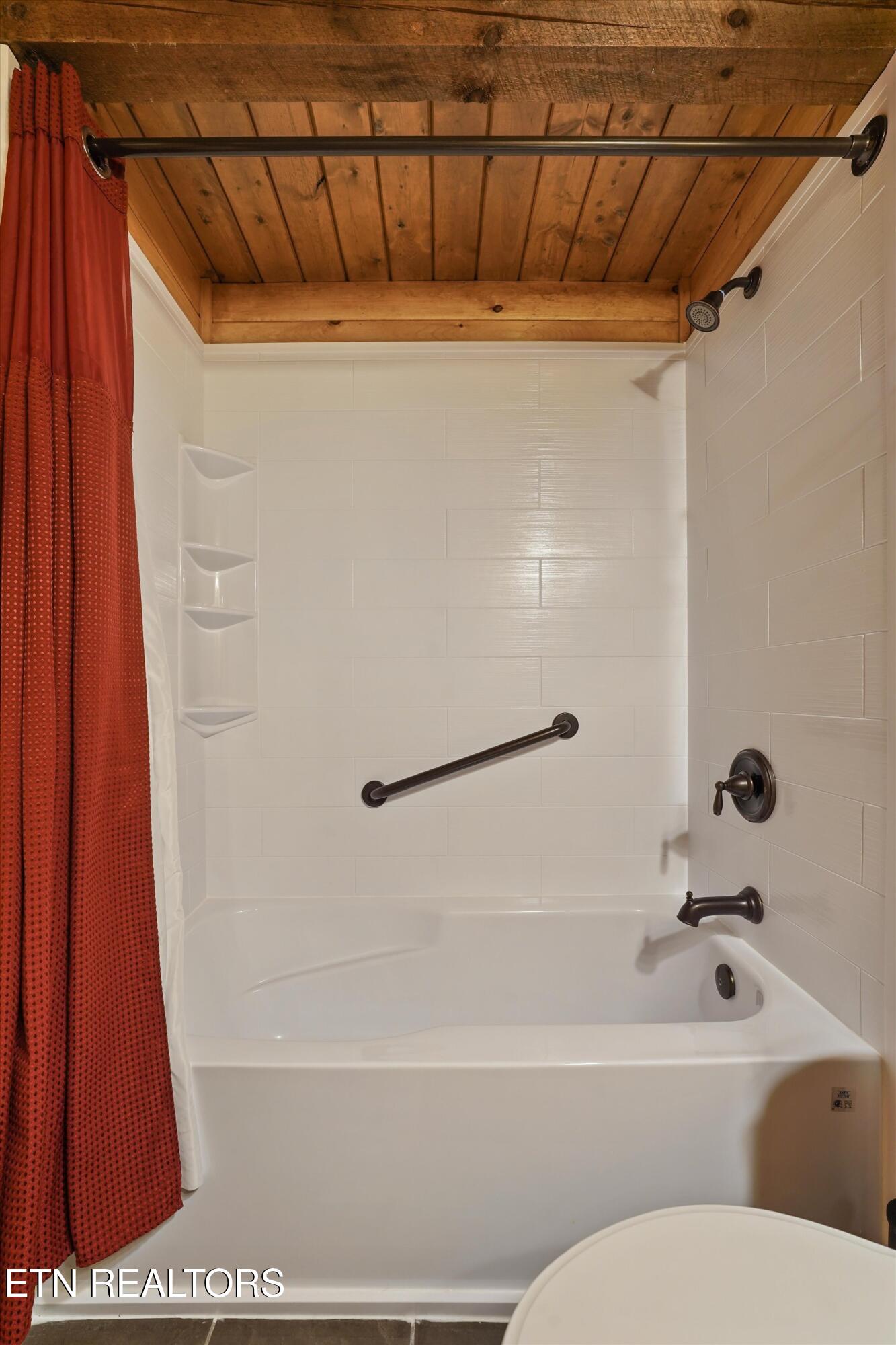 2308 Hidden Mountain Road Sevierville, TN 37876 - Photo 23 of 53 Bathroom 1