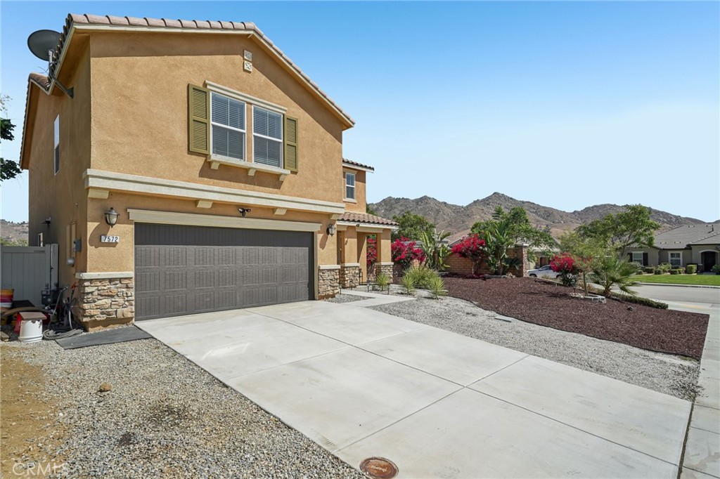 7572 Blue Oak Road Riverside, CA 92507 - Photo 6 of 48