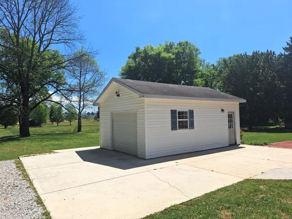 $250,000 | 278 Staton Road, Belvidere, TN 37306