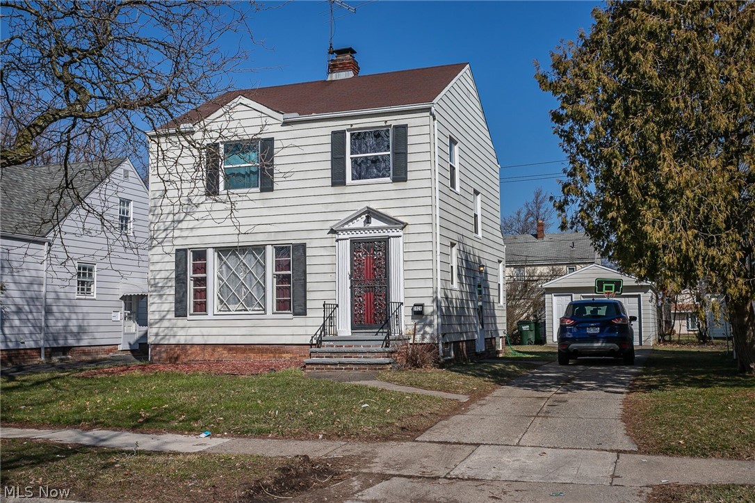3929 Grosvenor Road Cleveland, OH 44118 - Photo 4 of 9