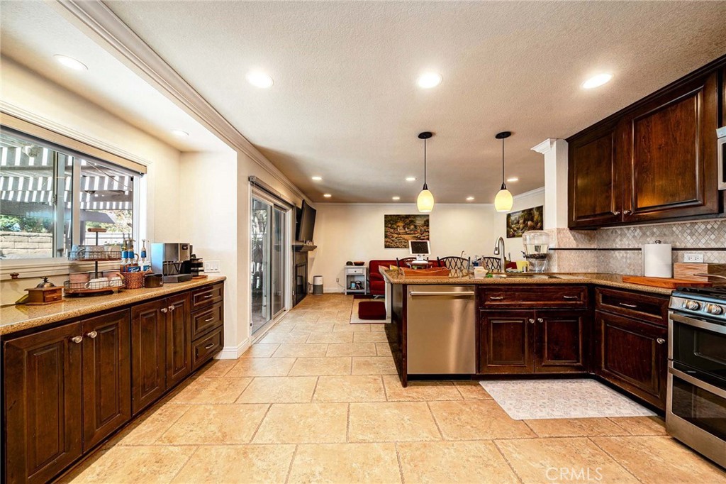 141 Meadowcreek Road Brea, CA 92821 - Photo 17 of 42 Gallery Image 17