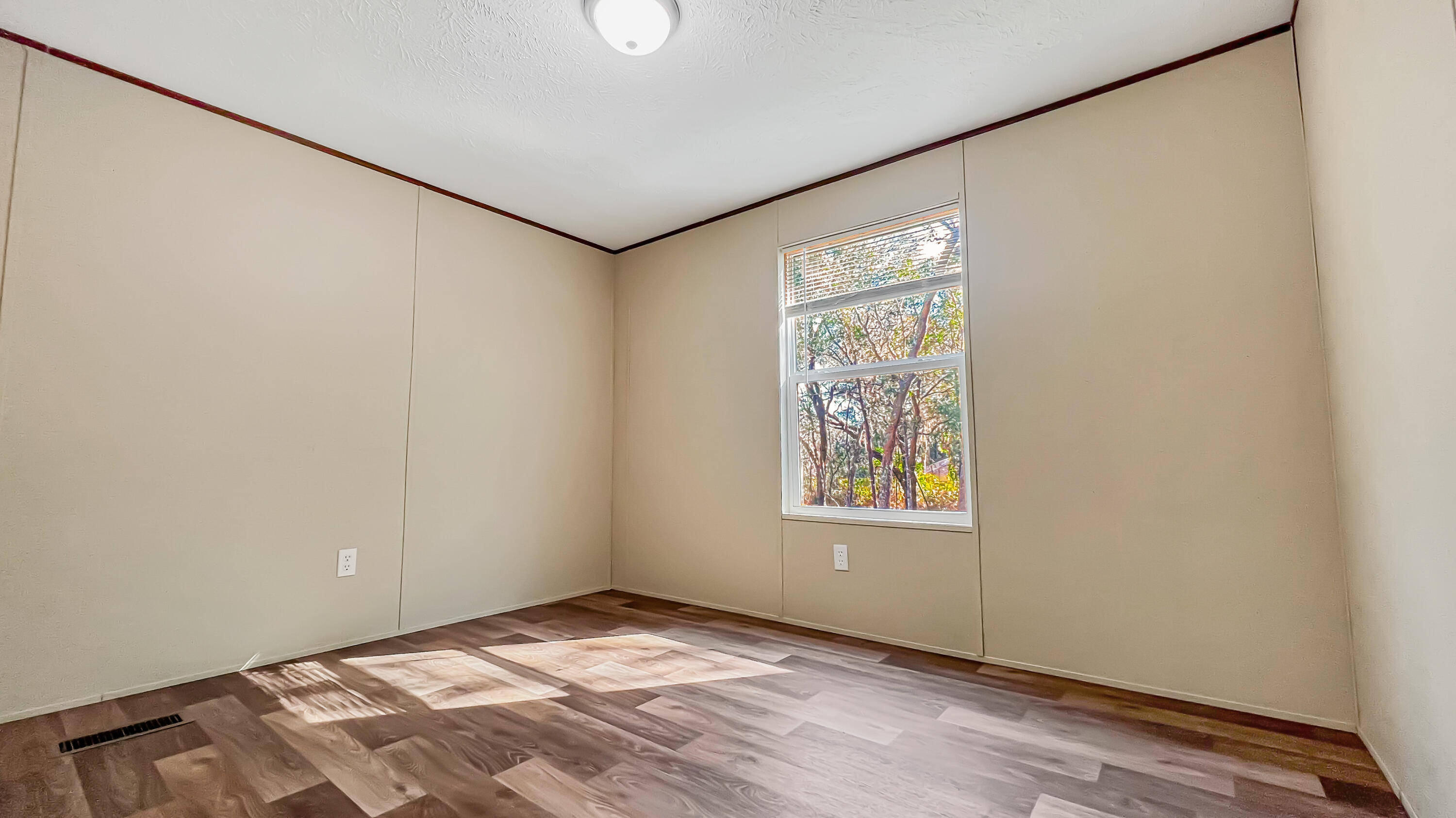 8543 Noah Hurst Road Navarre, FL 32566 - Photo 16 of 36 F8_8543_Noah_Hurst_Rd_012