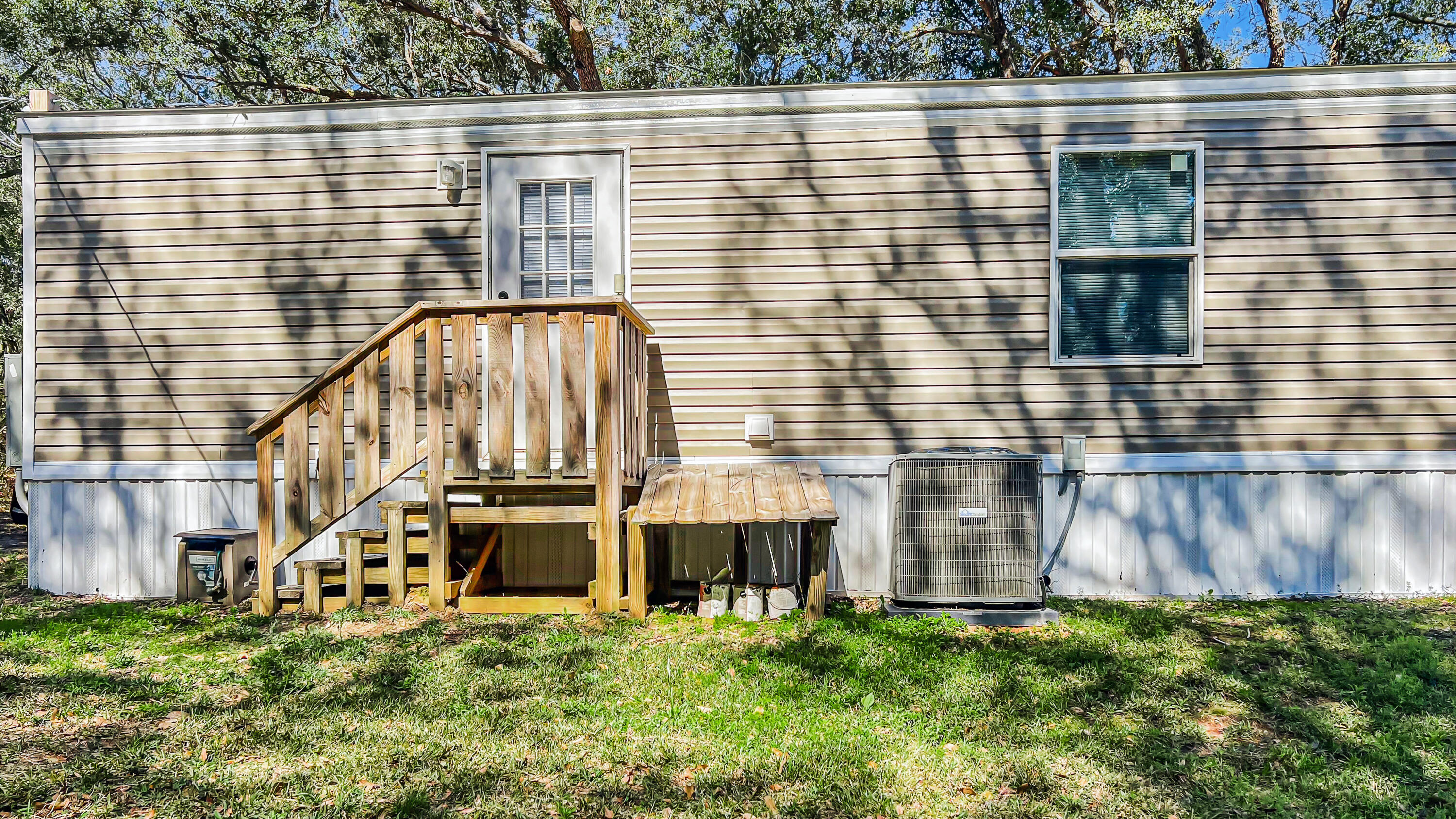 8543 Noah Hurst Road Navarre, FL 32566 - Photo 6 of 36 F8_8543_Noah_Hurst_Rd_005
