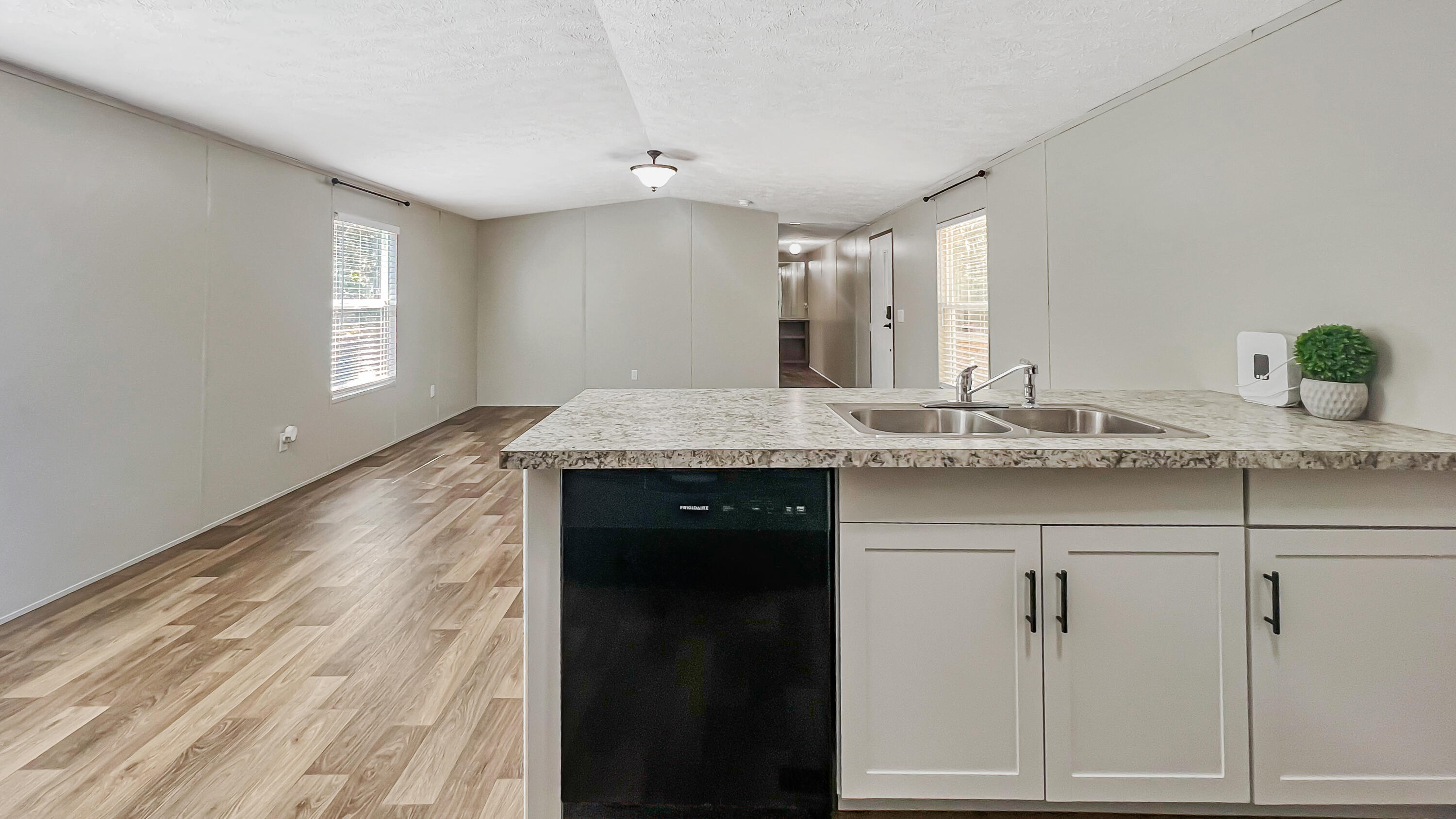 8543 Noah Hurst Road Navarre, FL 32566 - Photo 9 of 36 F8_8543_Noah_Hurst_Rd_007