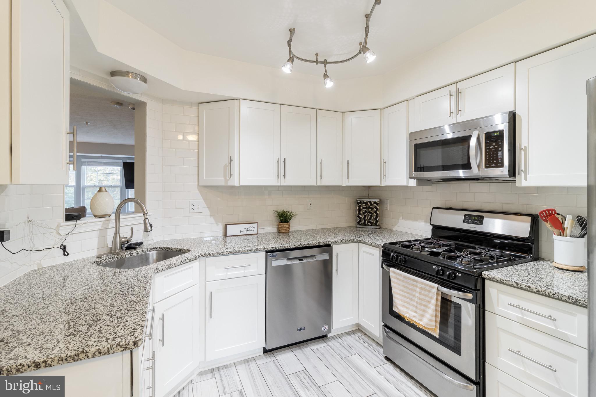 204 Windy Ridge Court Pasadena, MD 21122 - Photo 11 of 40 Gas Range