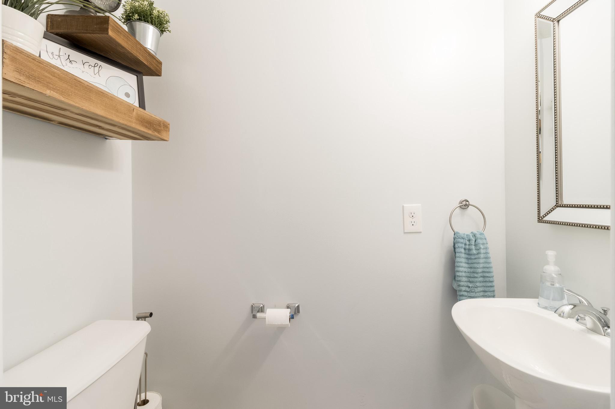 204 Windy Ridge Court Pasadena, MD 21122 - Photo 16 of 40 Powder Room