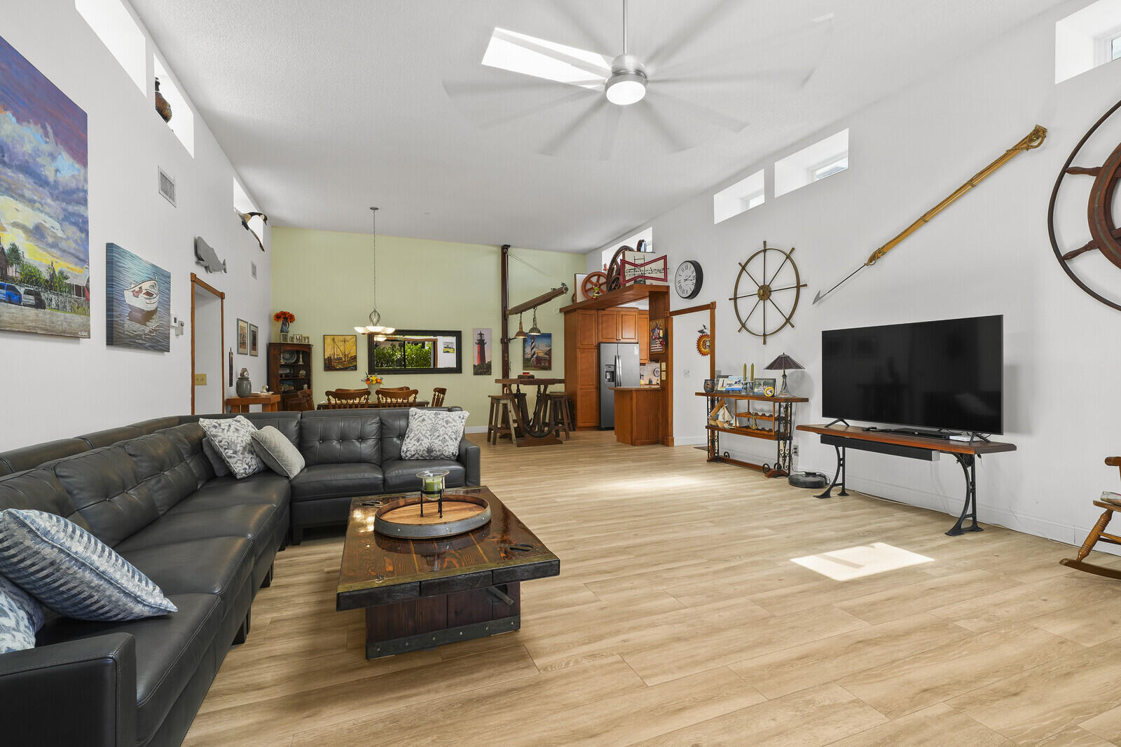 3922 Southeast Fairway West Stuart, FL 34997 - Photo 7 of 44 great room