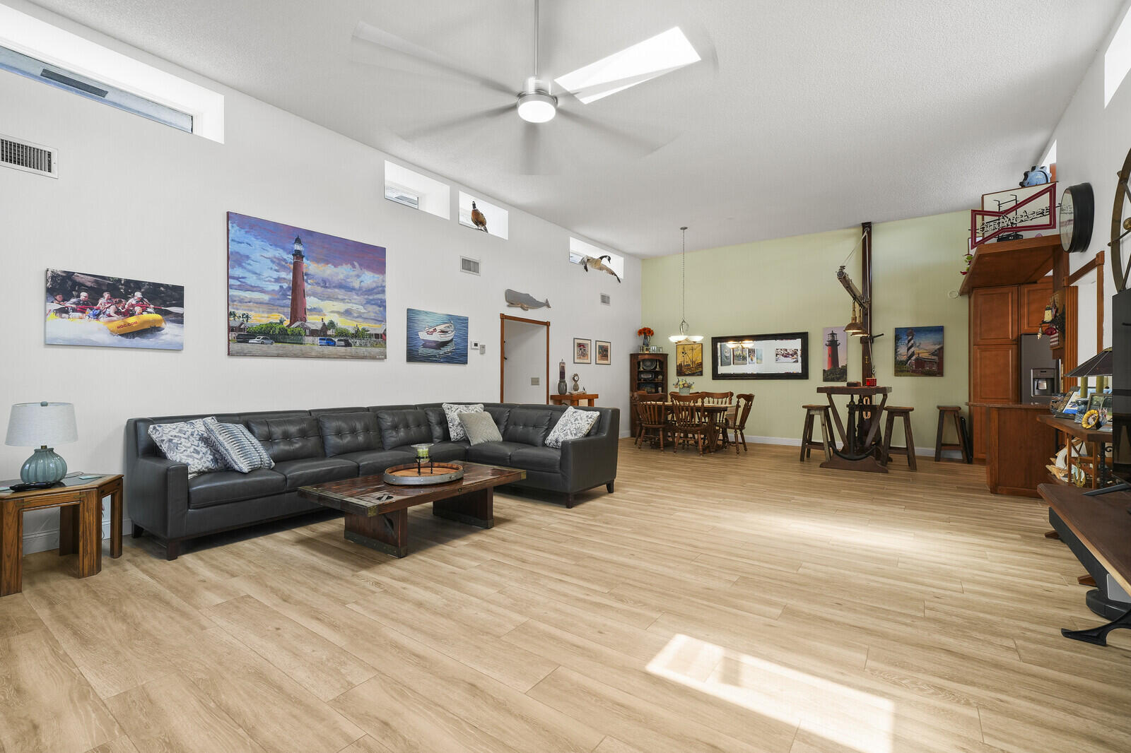 3922 Southeast Fairway West Stuart, FL 34997 - Photo 8 of 44 great room