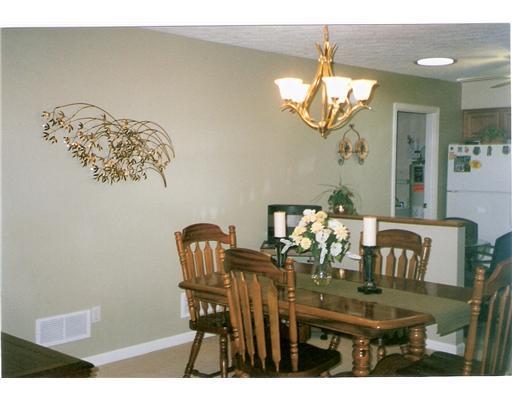 119 Rana Lane Gibsonia, PA 15044 - Photo 7 of 18 Dining Room.