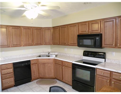 119 Rana Lane Gibsonia, PA 15044 - Photo 8 of 18 Kitchen.
