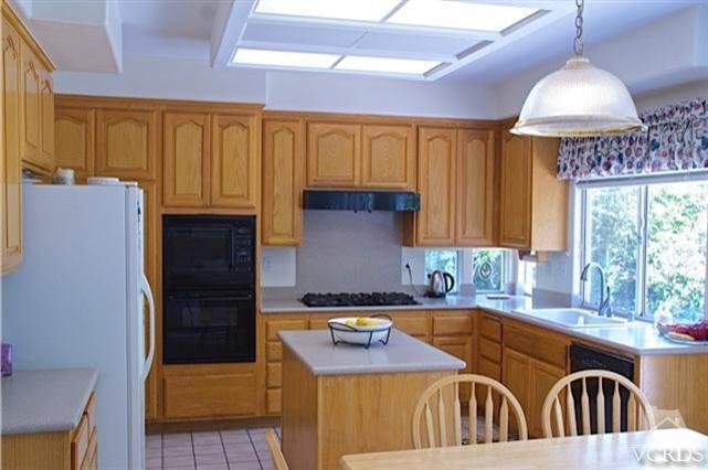 4328 Timberdale Road Moorpark, CA 93021 - Photo 10 of 39 Additional Photo