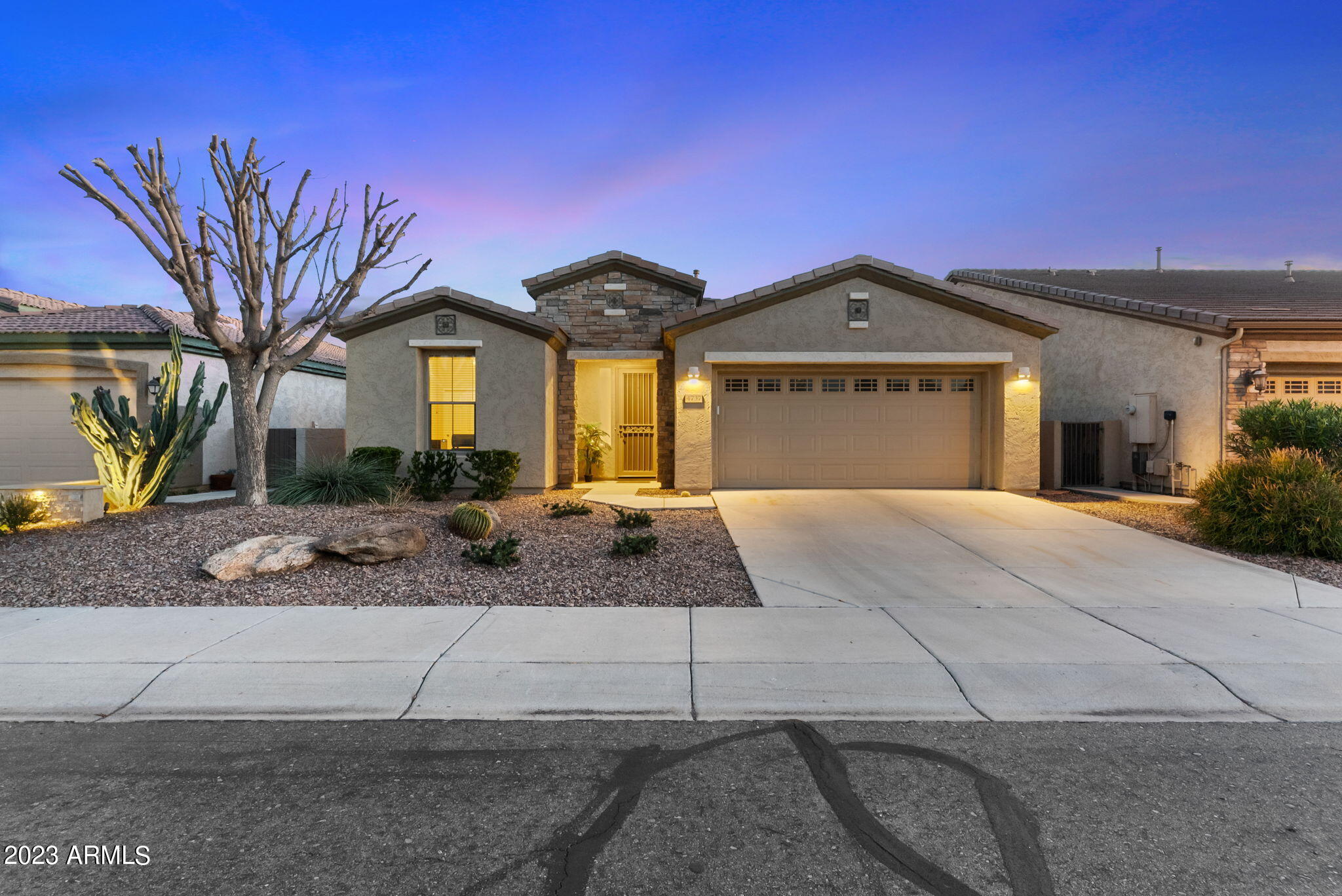 4737 East Rakestraw Lane Gilbert, AZ 85298 - Photo 1 of 46 1-web-or-mls-DSC01007