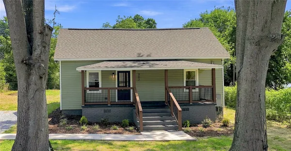 $234,500 | 207 South 7th Street, Easley, SC 29640