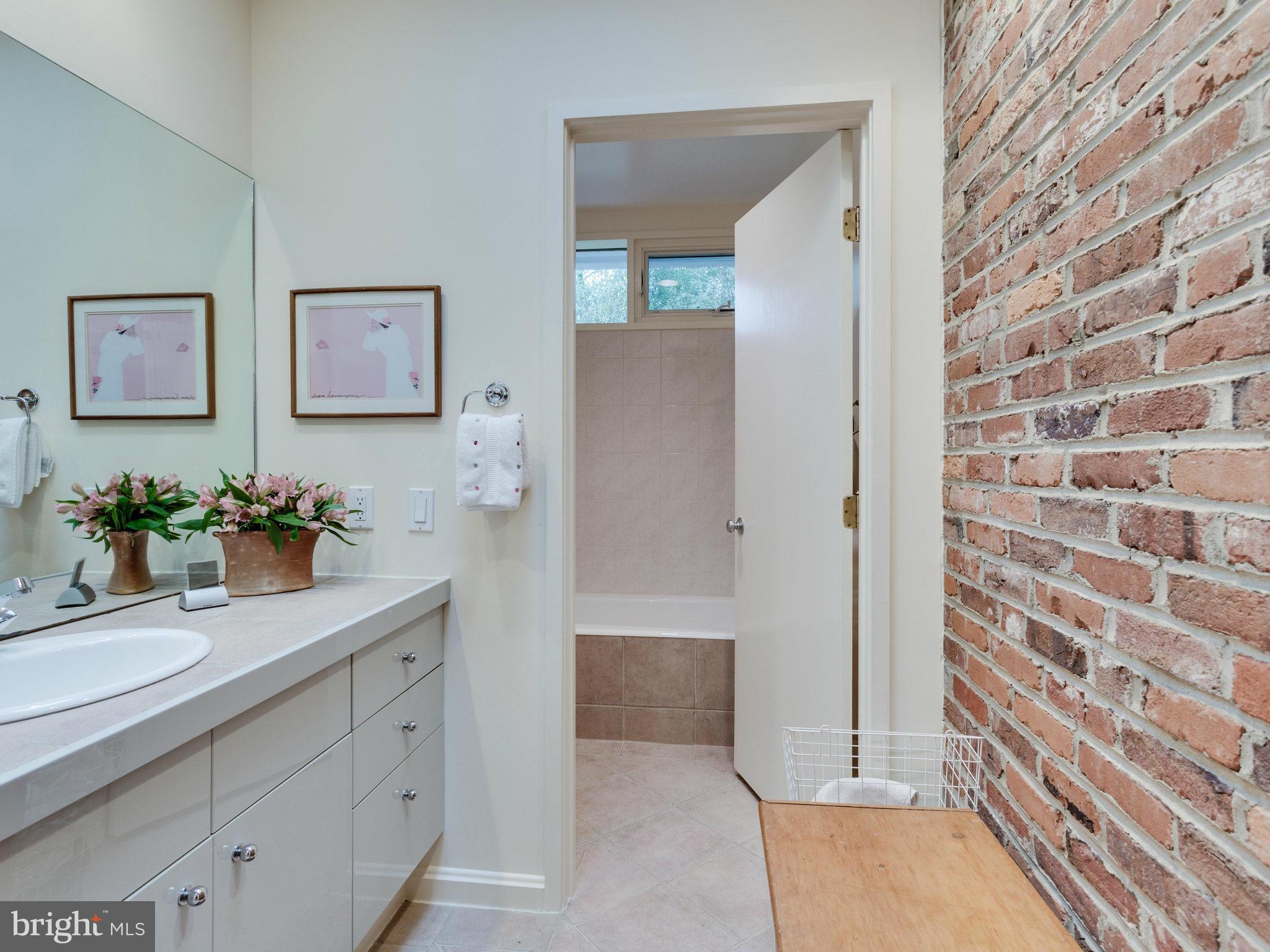 1924 Marthas Road Alexandria, VA 22307 - Photo 19 of 30 Bath (Master)