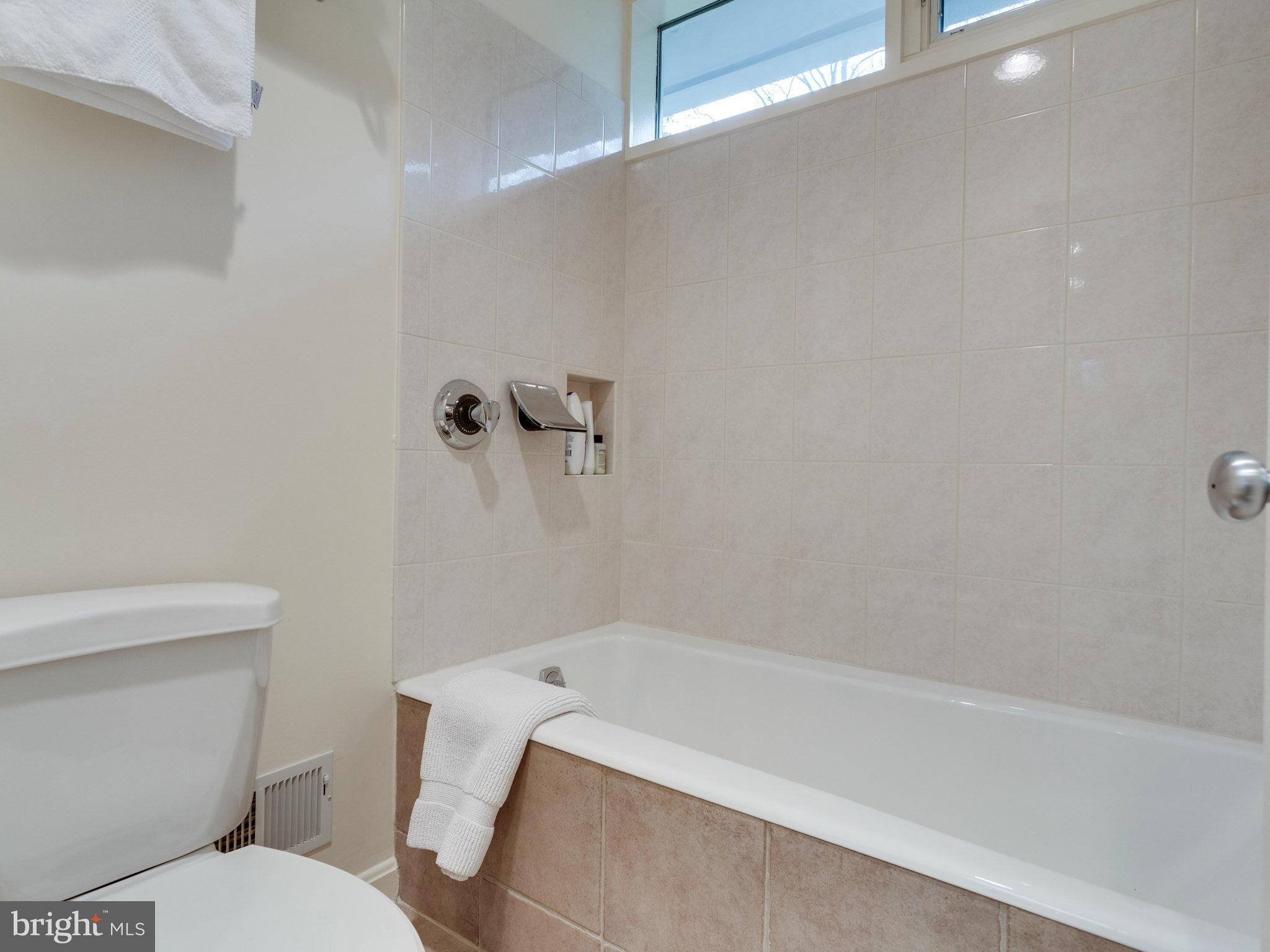 1924 Marthas Road Alexandria, VA 22307 - Photo 20 of 30 Bath (Master)