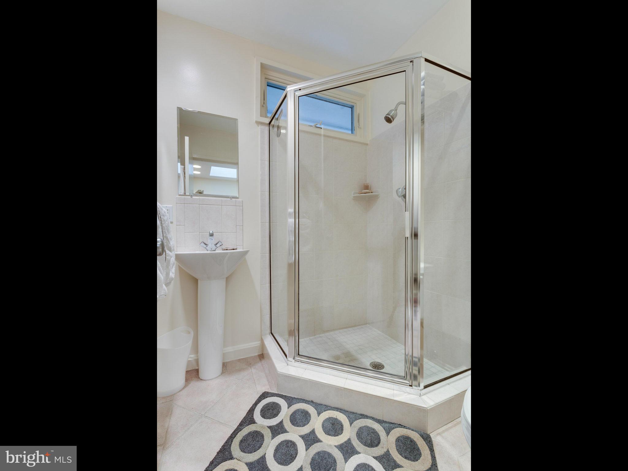 1924 Marthas Road Alexandria, VA 22307 - Photo 24 of 30 Bath